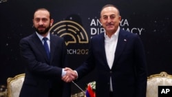 Dışişleri Bakanı Çavuşoğlu ile Ermenistan Dışişleri Bakanı Mirzoyan Mart ayında yapılan Antalya diplomasi forumunda biraraya gelmişti